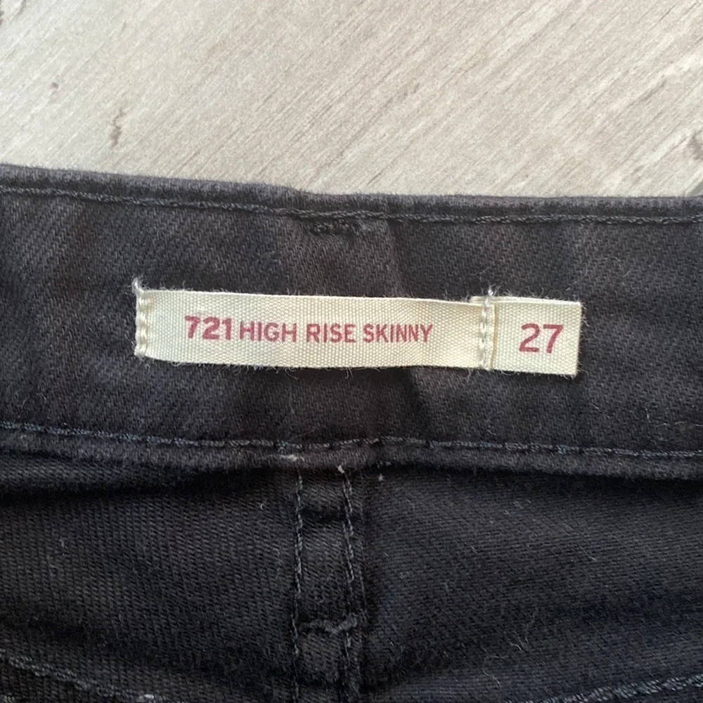 Levi’s 721 high rise skinny jeans size 27